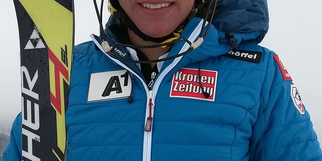 1. Rang für Lisa-Maria Zeller in der EC Disziplinenwertung im Slalom